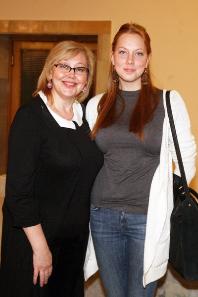 Дочь артистки отучилась на актрису театра кукол и озвучивала фильмы