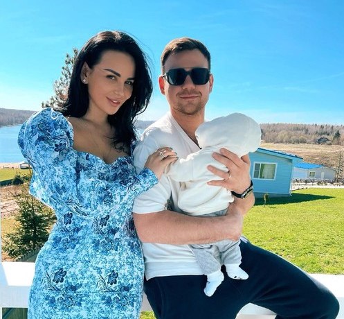 Валерий и Анна Блюменкранц переезжают за границу, накупив квартир в Петербурге