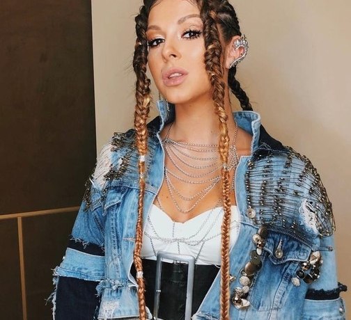 Нюша возобновляет концерты в России, а Юлия Салибекова судится с Тиграном за квартиру. Соцсети звезд