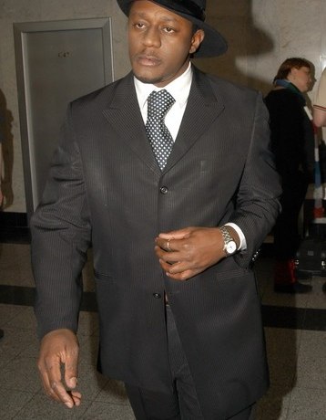 Жили вместе и хотели пожениться. На похоронах Пьера Нарцисса объявилась его любовница