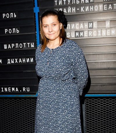 Долой комплексы! Мария Голубкина обнажила пышные бедра и покрасовалась перед зеркалом