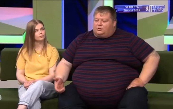 &laquo;Боюсь, что задавлю жену&raquo;: 260-килограммовый Александр не может нормально жить из-за огромного веса