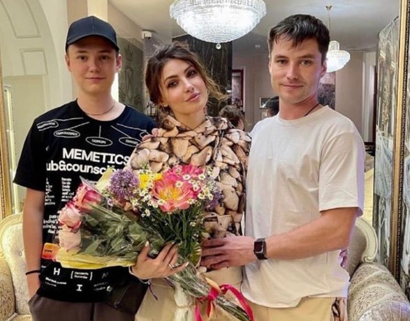 Пасынок Макеевой зол из-за сравнений девушки с его мамой: &laquo;Уля честная в отличие от какой-то Светлан