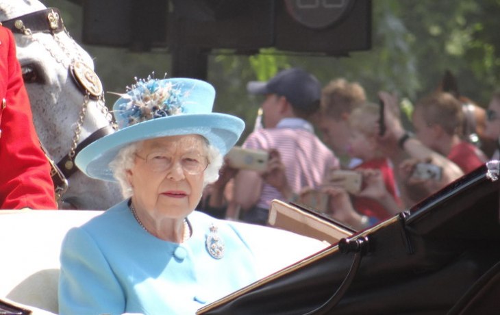 95-летняя Елизавета II заболела коронавирусом