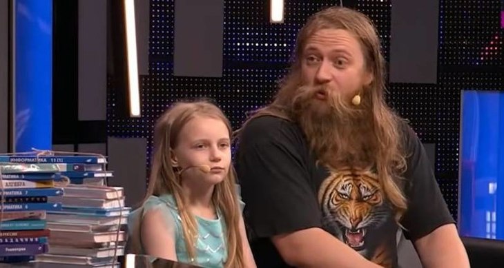 &laquo;Она будто под гипнозом и очень измучена&raquo;: близкие Тепляковых просят помочь матери вундеркинда Алисы