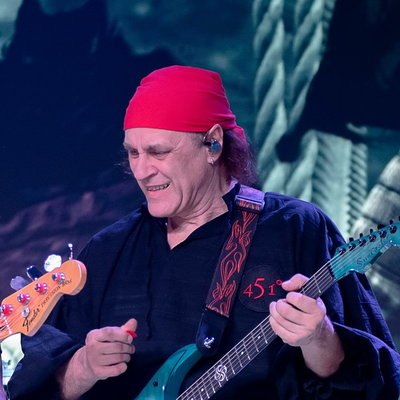 Владимир Холстинин стал отцом Владимир Холстинин стал отцом