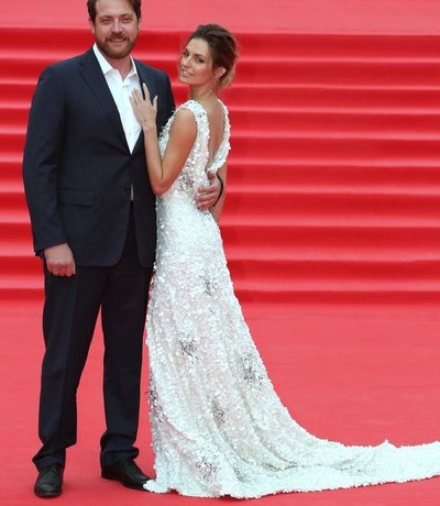 Поправляет маме серьгу. Трогательное видео маленького сына Саши Савельевой и Кирилла Сафонова