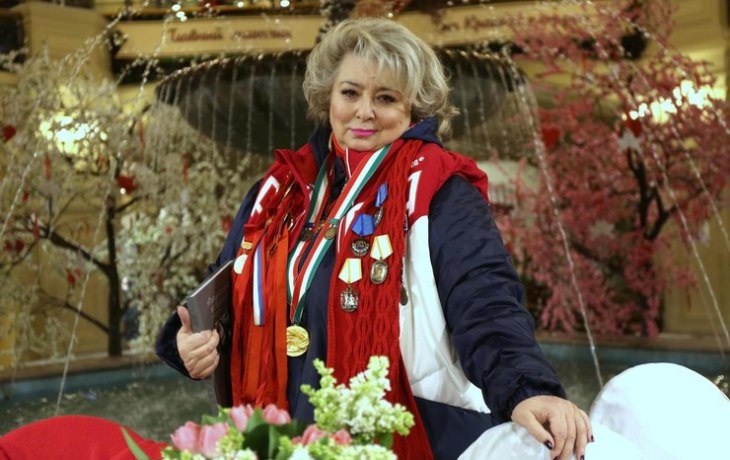 Без инвалидной коляски! Посвежевшая Татьяна Тарасова пришла на тренировку Этери Тутберидзе