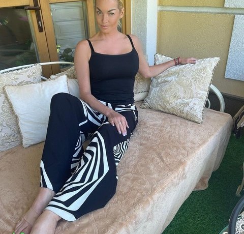 Анастасия Волочкова &ndash; &laquo;Би-2&raquo;: &laquo;Валите из России и занимайтесь своей фигней&raquo;