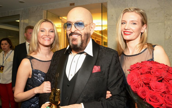 &laquo;За милых дам&raquo;. Михаил Шуфутинский изменял первой жене, потерял вторую и обрел счастье с танцовщицей