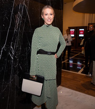 Собчак не забыла поиздеваться над Блиновской, запуская курс: &laquo;Желания исполняют не шарики в небе, а 