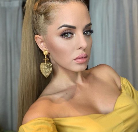 Беременную близнецами Юлию Ефременкову положили в больницу после эмоционального потрясения