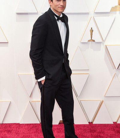 &laquo;Лишился зрения, слуха, нарушилось равновесие&raquo;: Эштон Кутчер о борьбе с аутоиммунным заболеванием