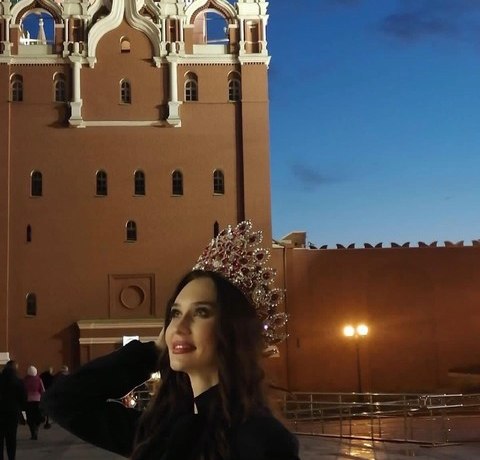 40-летняя мать троих детей Нина Банная взяла титул &laquo;Миссис Россия 2022&raquo;