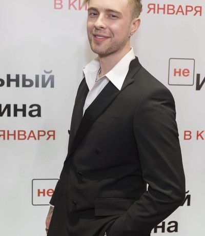 Поцелуй с Кокой, ревность Киркорова и объятия с Тимати: Крид отмечает день рождения