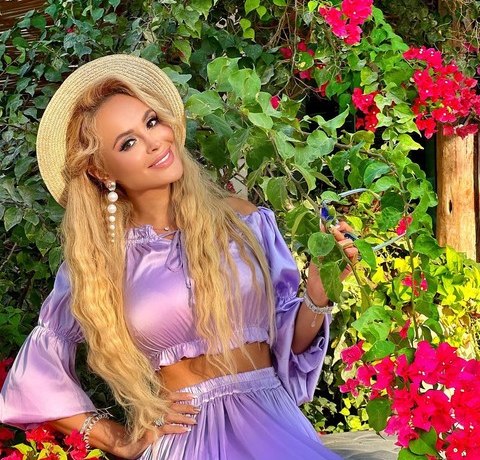 Анна Калашникова: &laquo;Грущу, что у сына нет отца. Тяжело воспитывать мальчика одной&raquo;