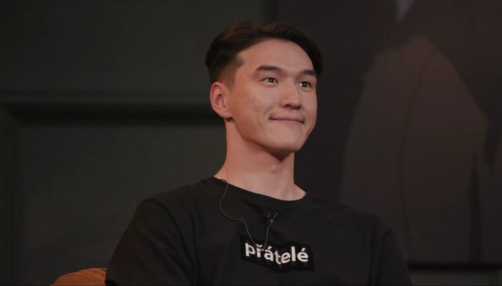 Варламов: &laquo;Место Урганта на Первом канале не остыло, его надо заслужить, что Сабуров успешно делает&raquo;