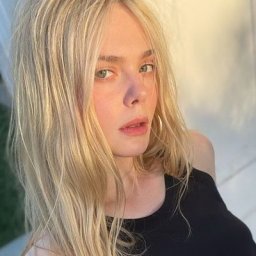 Сегодня: Эль Фаннинг - 25