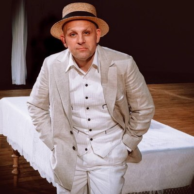 Сергей Газаров представит спектакль по двум пьесам Чехова с музыкой Алексея Айги Сергей Газаров представит спектакль по двум пьесам Чехова с музыкой Алексея Айги