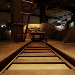 Выставку, посвященную Алексею Балабанову, продлили еще на один месяц