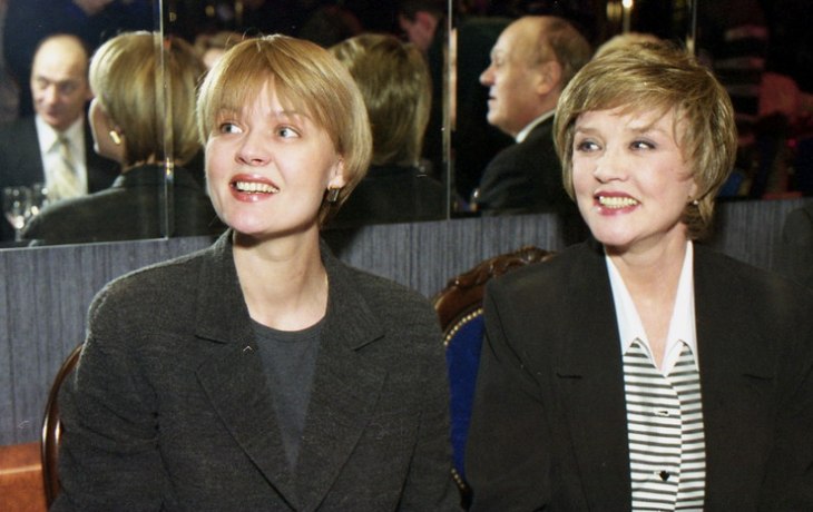 Юлия Меньшова: &laquo;Мамочка, с днем твоего появления на свет! Искри как можно дольше!&raquo;