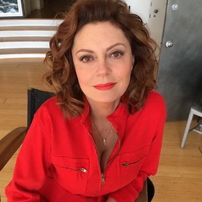 Сьюзен Сарандон, Бетт Мидлер и Меган Маллалли сыграют главные роли в свадебной комедии «Сказочная че Сьюзен Сарандон, Бетт Мидлер и Меган Маллалли сыграют главные роли в свадебной комедии «Сказочная че