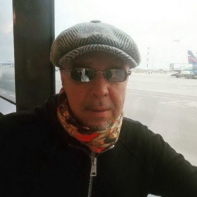 Гарик Сукачев проиллюстрировал &laquo;Незачем ждать&raquo; фотоснимками разных лет