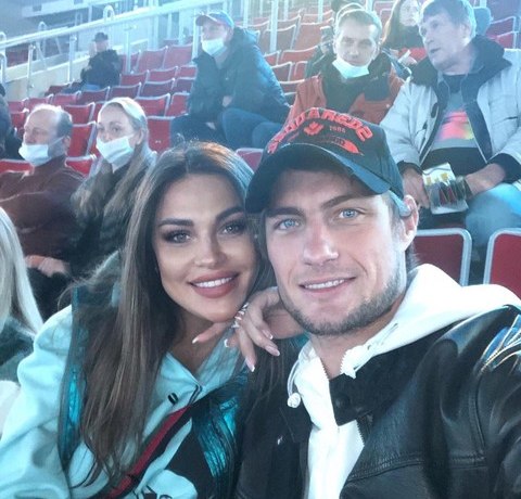 Жена Александра Задойнова рассказала, как назвала новорожденную дочь