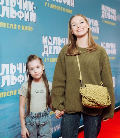 Дочь Асмус скучает по отцу, а сын Терешиной закатил истерику: звездные дети на премьере &laquo;Мальчик-дел