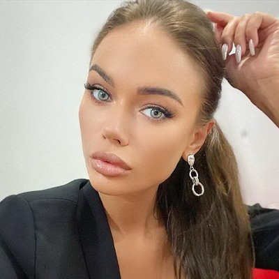 Яна Кошкина: «Я никогда не снимаюсь в постельных сценах обнаженной, это прописано в контрактах» Яна Кошкина: «Я никогда не снимаюсь в постельных сценах обнаженной, это прописано в контрактах»
