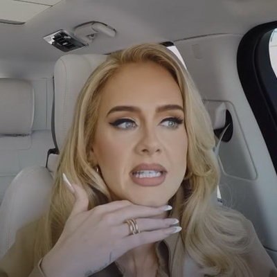 Адель и Джеймс Корден прокатились в машине и вспомнили многолетнюю дружбу в финальном &laquo;Carpool Karao