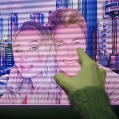 Рецензия на клип: Алексей Воробьёв - &laquo;У твоего дома&raquo;. Режиссёр против композитора