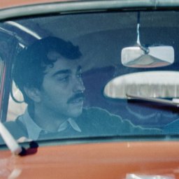 Алекс Вулф станет Леонардом Коэном в сериале о его отношениях с Марианной Илен