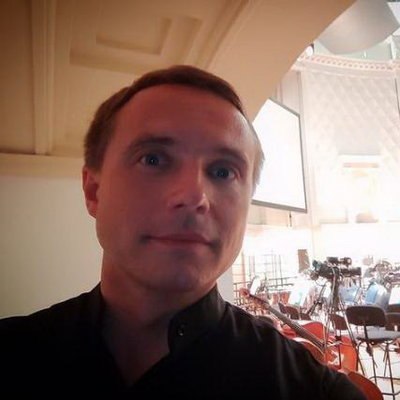 Василий Петренко приостановил работу в России