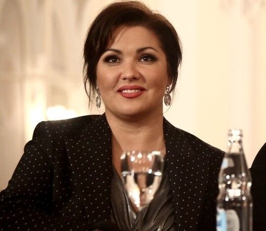 Представитель Нетребко: &laquo;График Анны переполнен на годы вперед, немецкий менеджмент совершил роковую