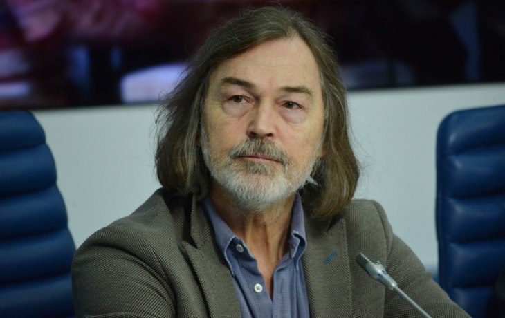 Никас Сафронов уверен, что светская жизнь идет на пользу еле ходящему Вячеславу Зайцеву