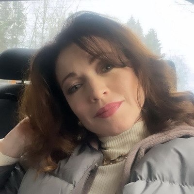 Алена Хмельницкая: &laquo;Я довольно рано начала играть в кино мам взрослых детей&raquo;