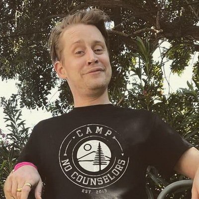 Маколей Калкин и Даниэль Брюль снимутся в фильме о вирусе-убийце богачей Маколей Калкин и Даниэль Брюль снимутся в фильме о вирусе-убийце богачей