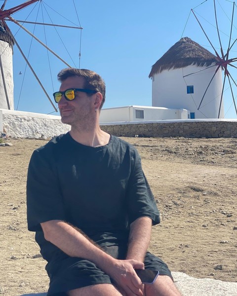 Красовский критикует звезд, покинувших Россию из-за политических убеждений