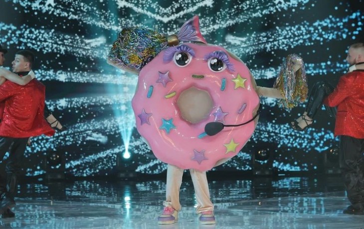 &laquo;Я так счастлива, что была перед вашим судом&raquo;: шоу &laquo;Маска&raquo; покинул Пончик