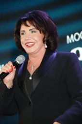 Надежда Бабкина о муже: &laquo;Женька, слава Богу, уехал на Бали. Он меня не ревнует&raquo;