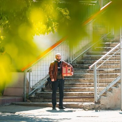 Приключения добродушного дагестанца показали в трейлере &laquo;Омара в большом городе&raquo;