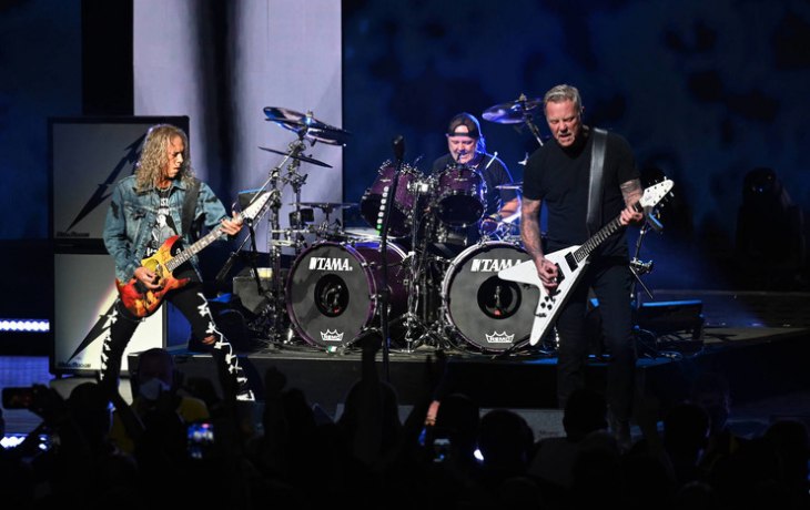 Фанатка Metallica родила ребенка во время концерта группы в Бразилии