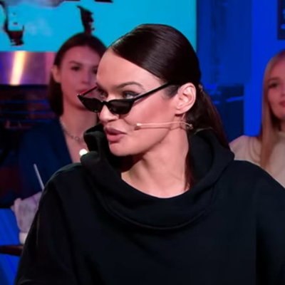 Алена Водонаева рассказала, сколько должен зарабатывать состоятельный мужчина и где его искать