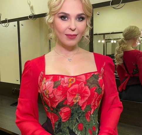 Дочь Пелагеи собрала комплименты, Гоар дарят бриллианты, а Тодоренко покупает ношенное: соцсети звез