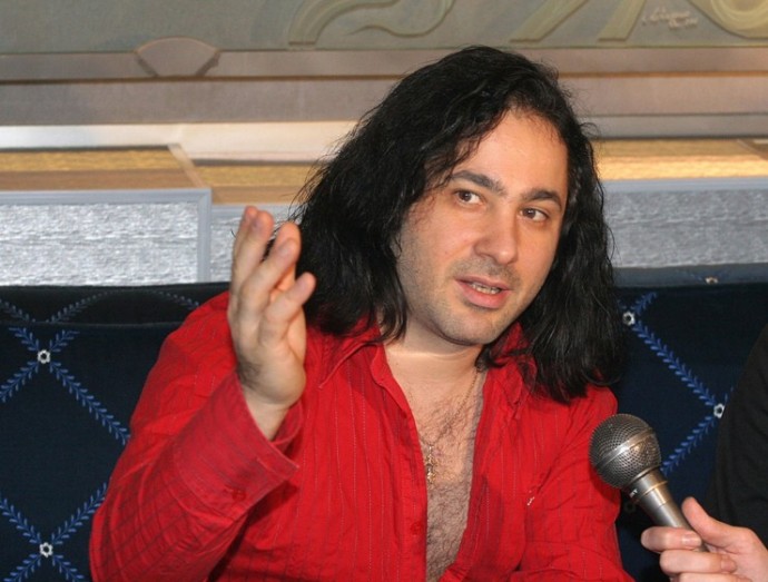 &laquo;Не выхожу в таком бомжацком виде&raquo;: неузнаваемый профессор Лебединский живет затворником в США