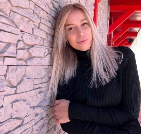 Муки выбора: Надежда Ермакова покрасовалась в свадебных платьях