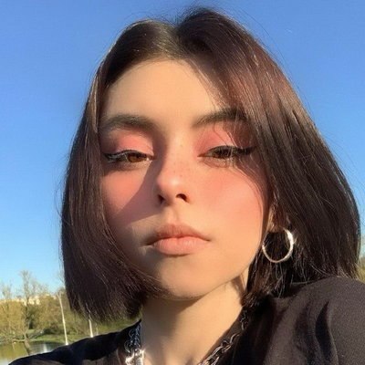 Дора перенесла концерт в Москве из-за ситуации в мире