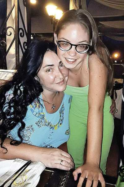 Артистка вместе с семьей находится в Москве