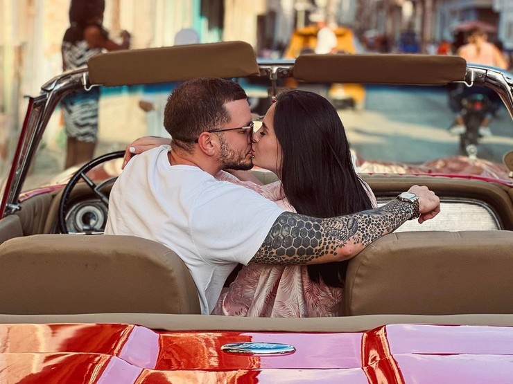 Еще совсем недавно пара демонстрировала счастливые отноения